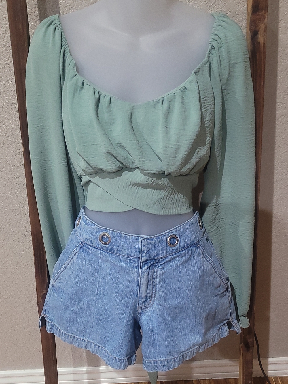 Sage Green Puff-Sleeve Cropped Top - Stylish Ruched Bodice